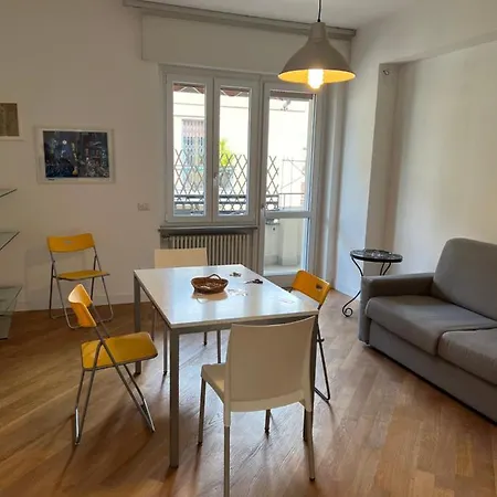 Lotus Senna Милан